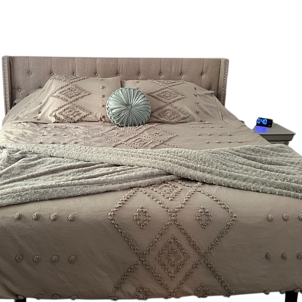 Elegant Taupe Bedding Set